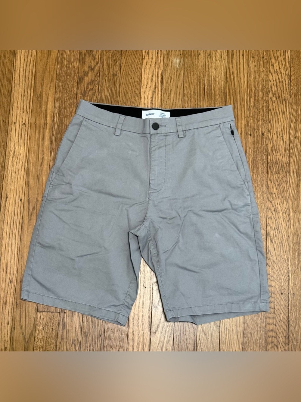 Old Navy Ultimate Tech Slim Men's Light Gray Flat-Front Stretch Shorts size 30